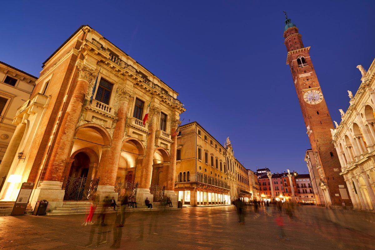 Tour Serale a Vicenza: Il Museo a Cielo Aperto del Veneto Tour Serale a Vicenza: Il Museo a Cielo Aperto del Veneto desktop picture