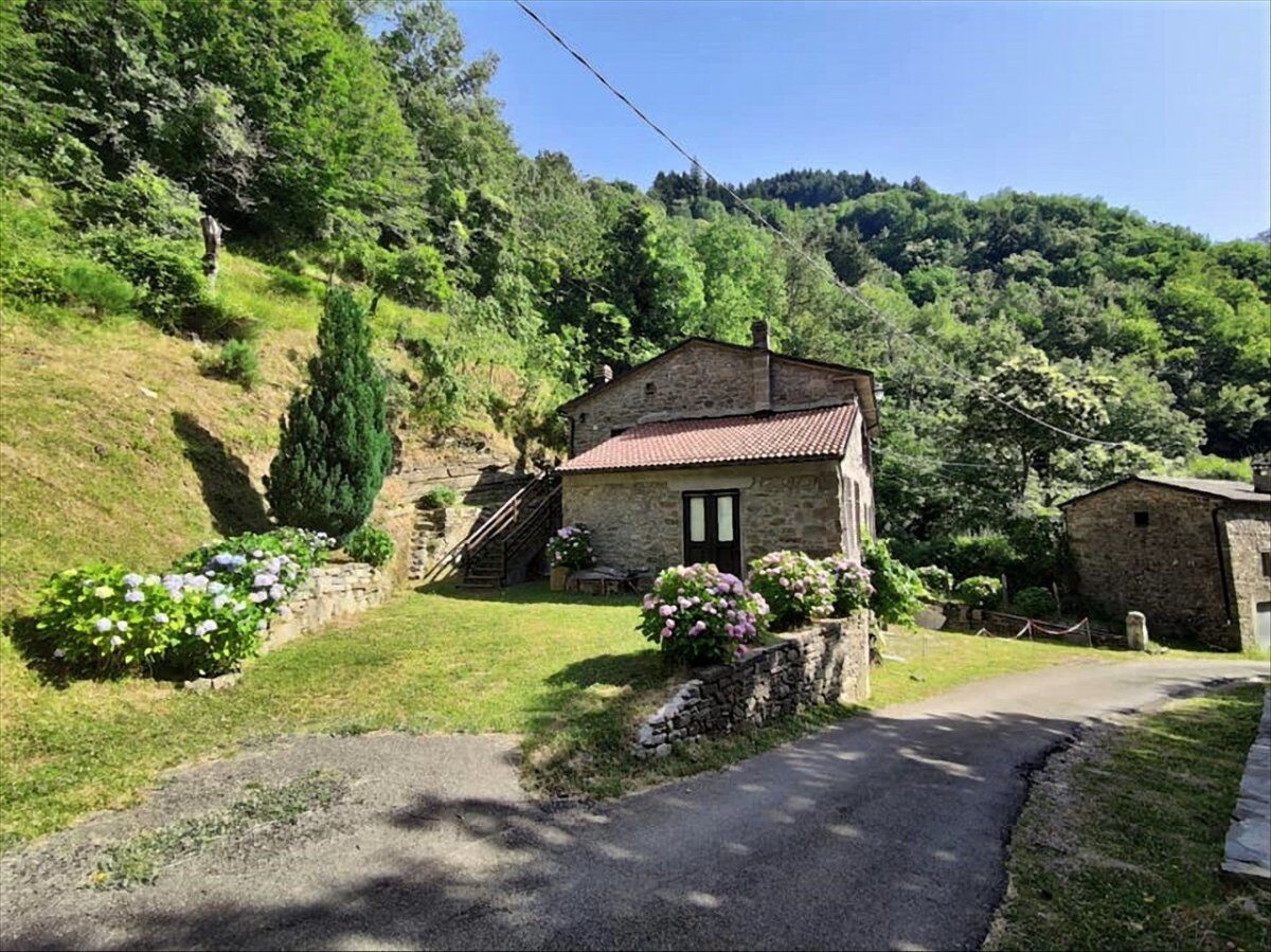 Trekking fotografico alle cascate della Valle Randaragna Trekking fotografico alle cascate della Valle Randaragna desktop picture