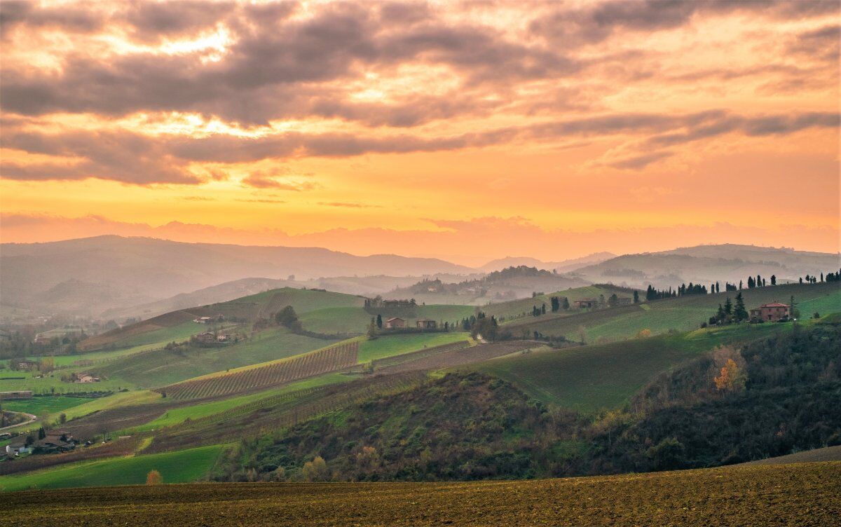 Un Ferragosto da Ricordare: Tra Tigelle, Yoga e Cacce al Tesoro Un Ferragosto da Ricordare: Tra Tigelle, Yoga e Cacce al Tesoro desktop picture