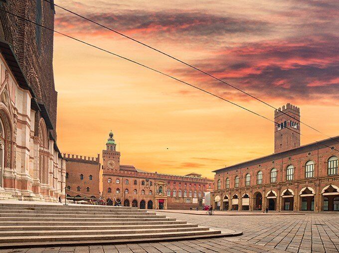 Bologna Misteriosa: Tra Storia e Cultura, Scienza e Magia Bologna Misteriosa: Tra Storia e Cultura, Scienza e Magia desktop picture