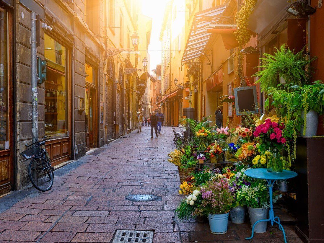Bologna Misteriosa: Tra Storia e Cultura, Scienza e Magia Bologna Misteriosa: Tra Storia e Cultura, Scienza e Magia desktop picture