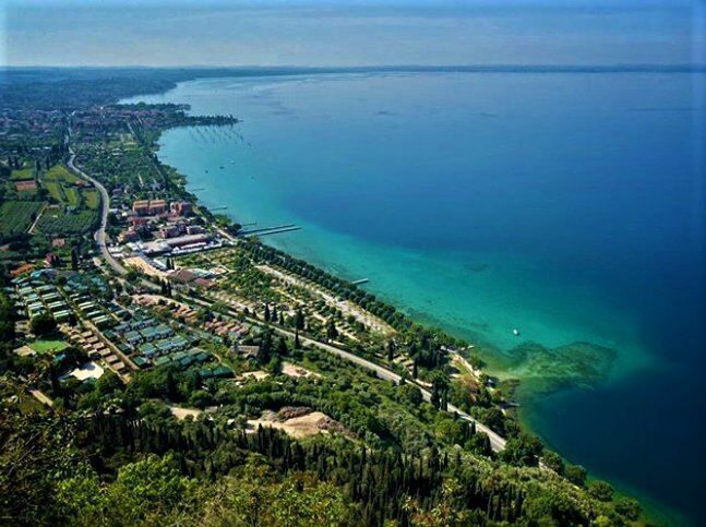 Walking e Yoga alla Rocca di Garda: Percorso tra Storia, Natura e Scorci Mozzafiato Walking e Yoga alla Rocca di Garda: Percorso tra Storia, Natura e Scorci Mozzafiato desktop picture