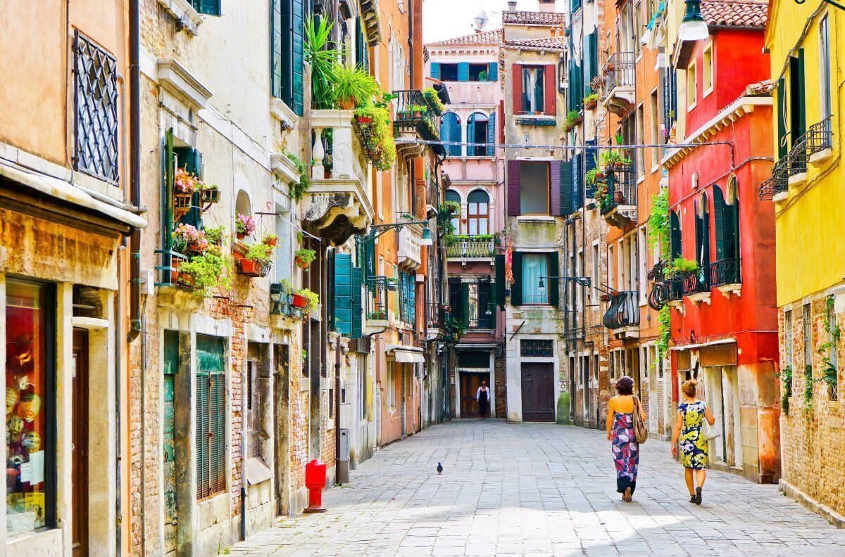 Messaggi sulle pietre di Venezia: Tour dai Vichinghi a Banksy Messaggi sulle pietre di Venezia: Tour dai Vichinghi a Banksy desktop picture