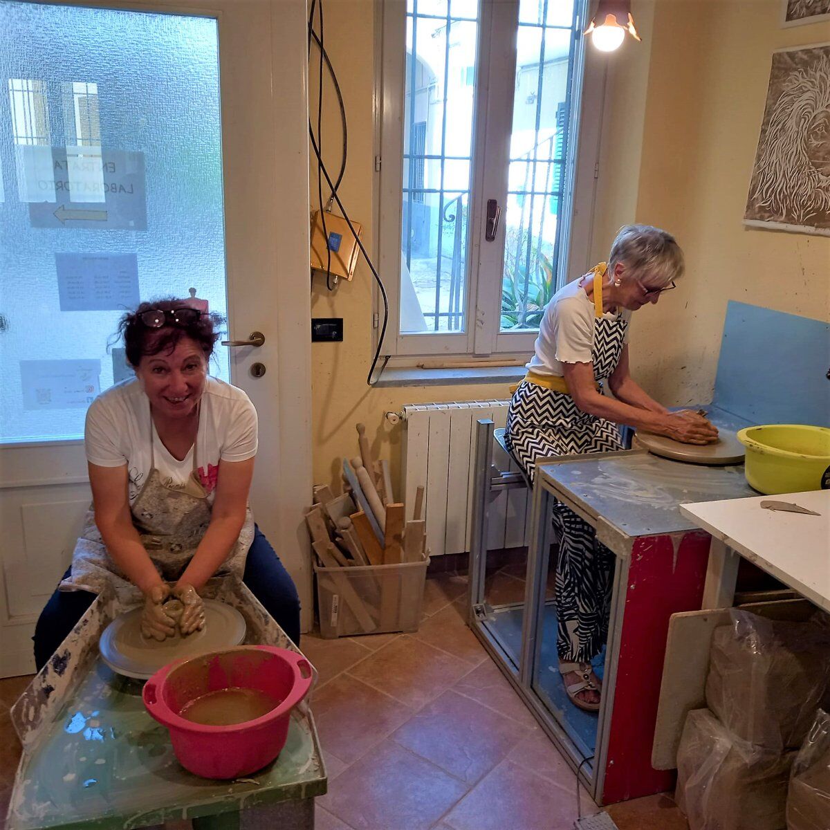 Corso dai Maestri Ceramisti: Impariamo la Tecnica della Lastra Corso dai Maestri Ceramisti: Impariamo la Tecnica della Lastra desktop picture