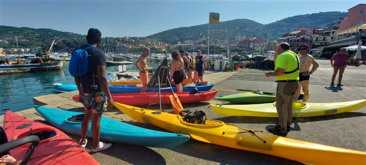 Un Inedito Tour in Canoa nel Golfo dei Poeti desktop picture