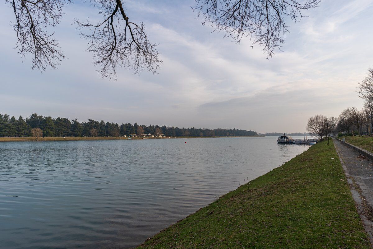 Revolution Walk: Sport e Fitness nel Cuore di Milano al Tramonto - Idroscalo desktop picture