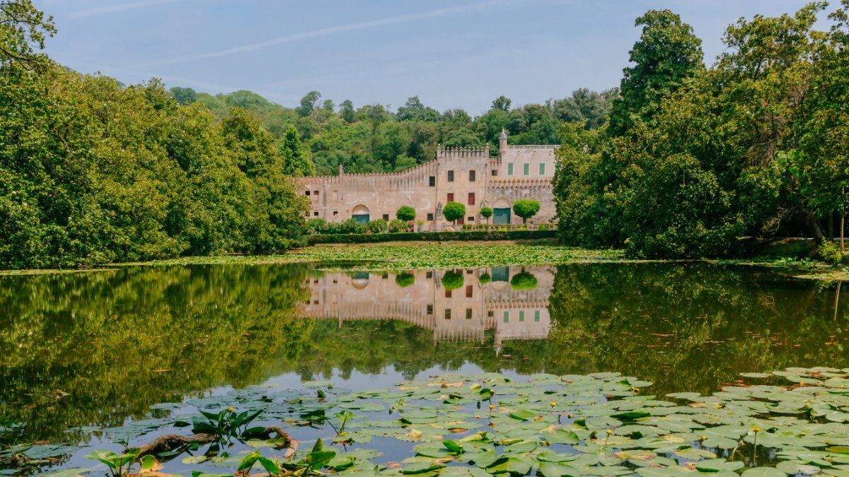 Un Itinerario ricco di Misteri: Da Battaglia Terme al Castello del Catajo Un Itinerario ricco di Misteri: Da Battaglia Terme al Castello del Catajo desktop picture