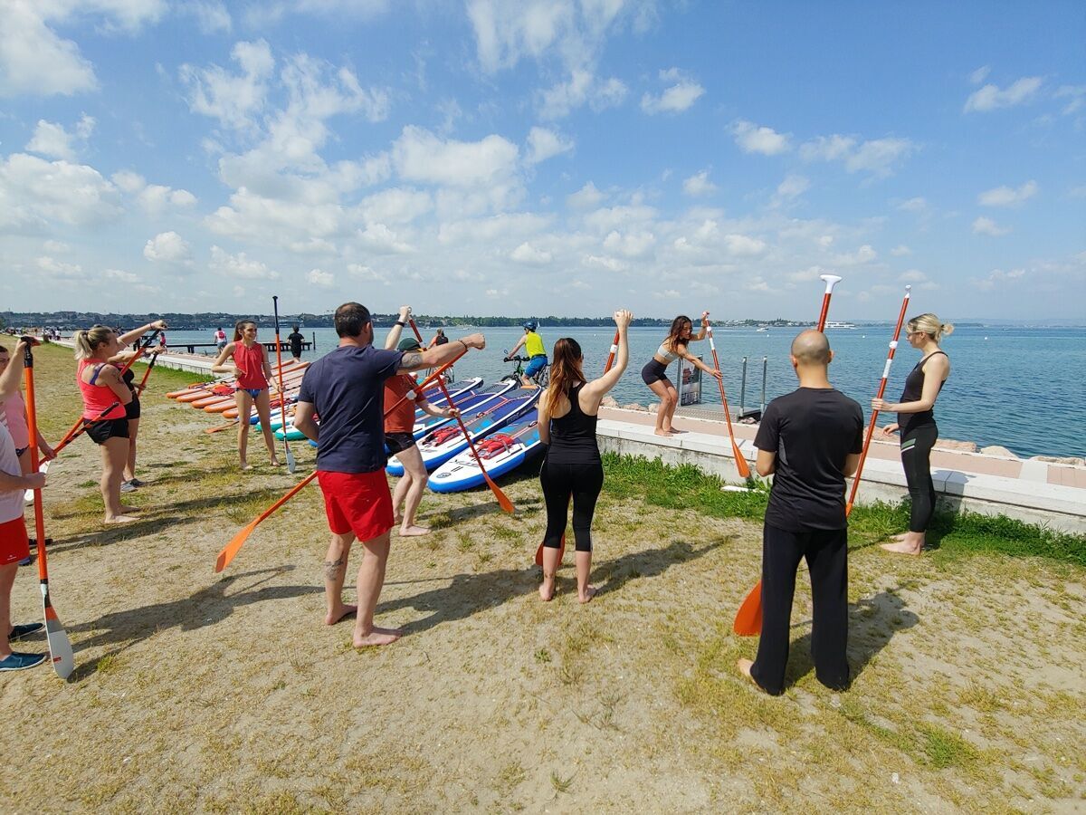 Sup Yoga sul Lago di Garda e Passeggiata rigenerativa a Lazise desktop picture