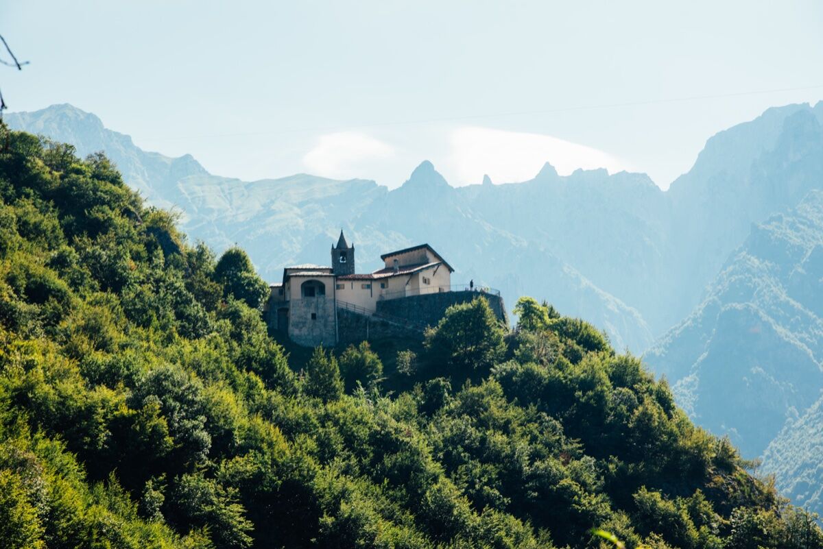 Passeggiata sensoriale al Santuario di Mandello sul Lago di Como Passeggiata sensoriale al Santuario di Mandello sul Lago di Como desktop picture