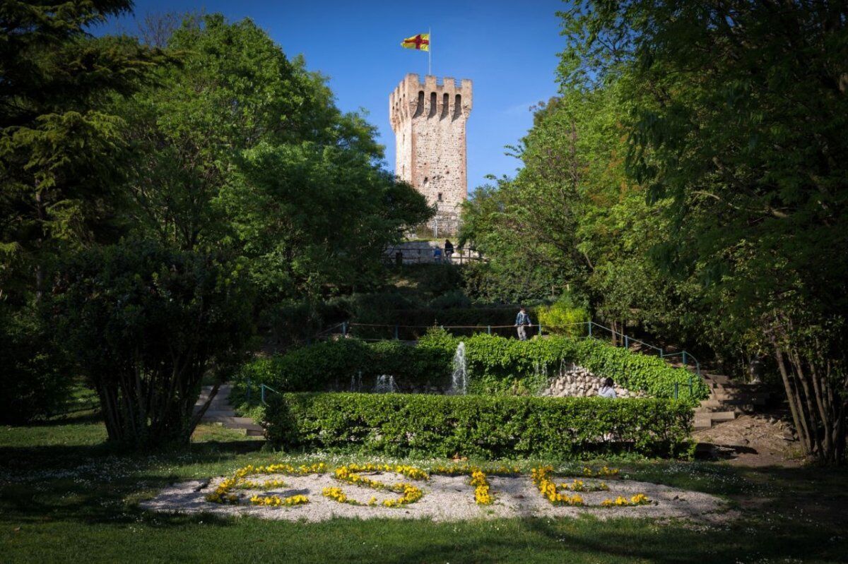 Un Tour tra Mura, Chiese, Canali e Stradine: La Grande Storia di Este Un Tour tra Mura, Chiese, Canali e Stradine: La Grande Storia di Este desktop picture