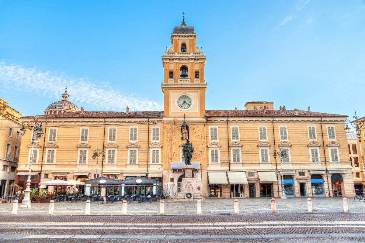 Una Passeggiata tra i Fasti Architettonici della Parma Ducale desktop picture