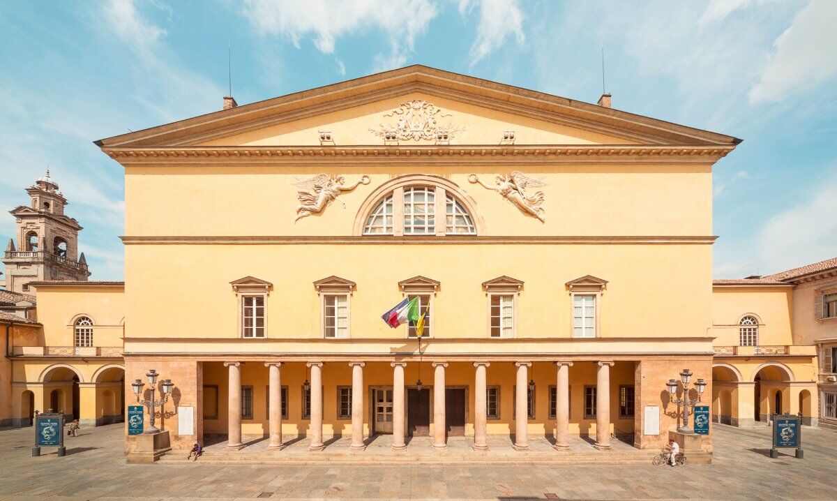 Una Passeggiata tra i Fasti Architettonici della Parma Ducale desktop picture