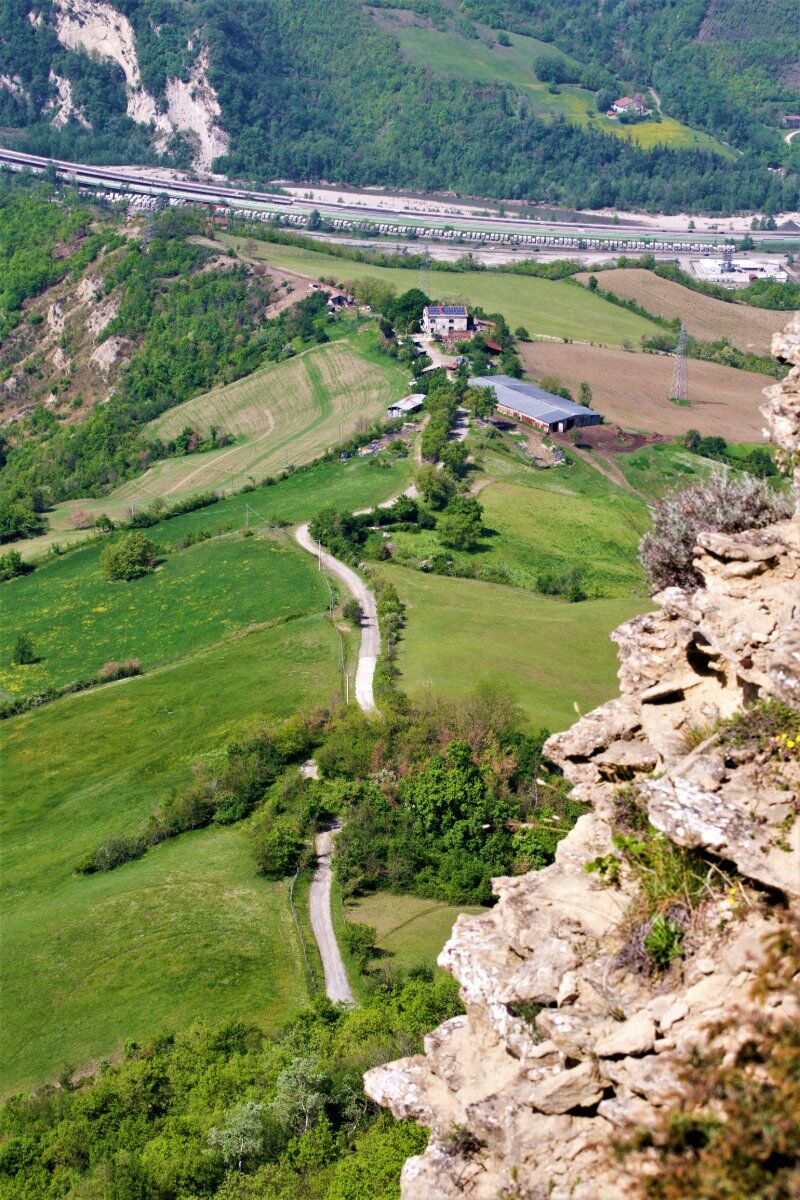 Camminando nella Via Degli Dei: Tra Storia, Natura e Panorami Mozzafiato (5notti/6giorni) Camminando nella Via Degli Dei: Tra Storia, Natura e Panorami Mozzafiato (5notti/6giorni) desktop picture