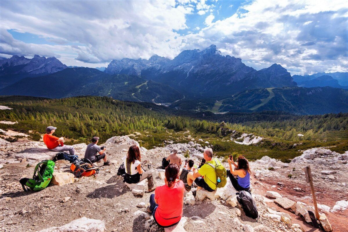 Trekking panoramico con Cena in Rifugio al Monte Pelmo desktop picture