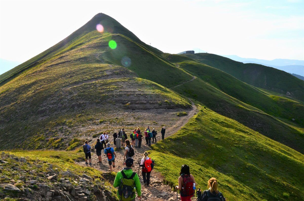 Solcando i crinali Appenninici: Escursione serale al Lago Scaffaiolo desktop picture