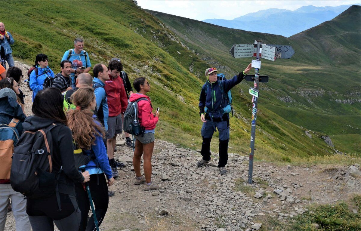 Solcando i crinali Appenninici: Escursione serale al Lago Scaffaiolo desktop picture