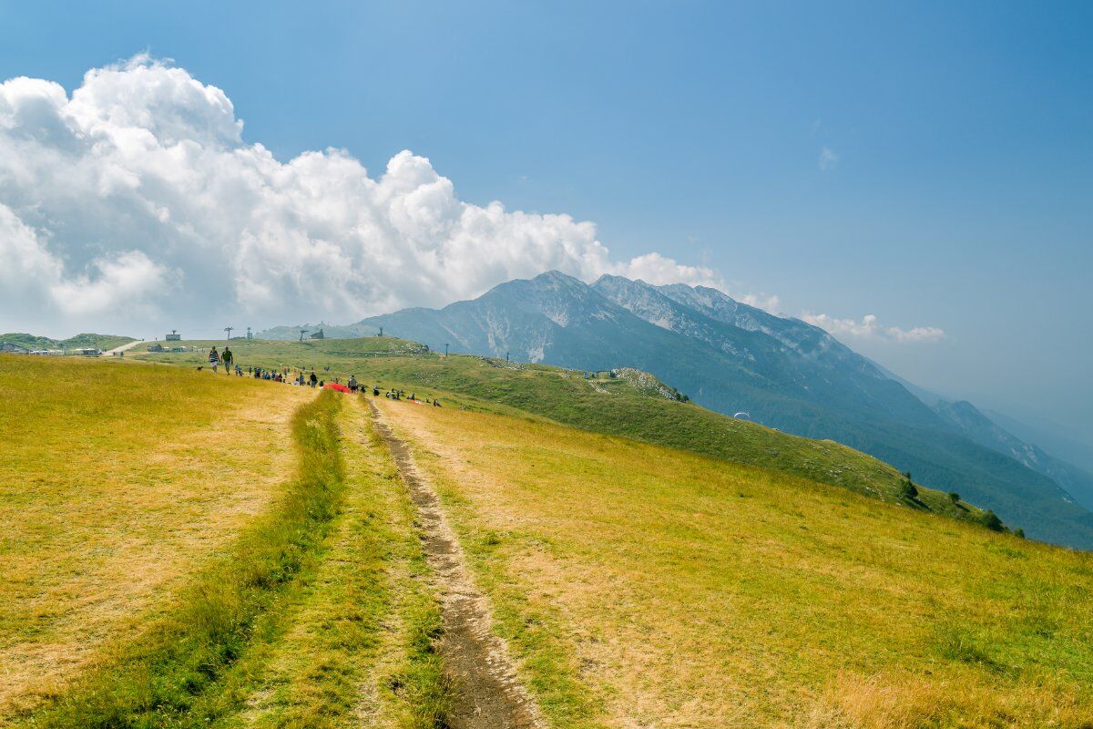 Trekking con vista sul Baldo: il Monte Castelcucco desktop picture