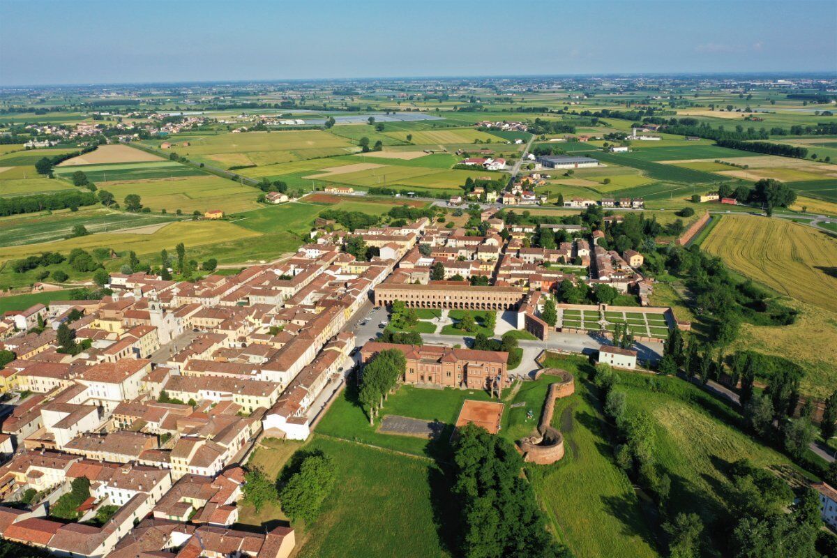 Sabbioneta: Un Tour nella Città Ideale del Rinascimento - POMERIGGIO Sabbioneta: Un Tour nella Città Ideale del Rinascimento - POMERIGGIO desktop picture
