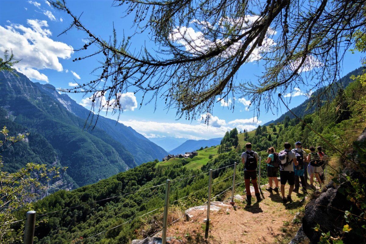 Trekking a Salecchio: Un Nido d'Aquila fra le Montagne Ossolane desktop picture