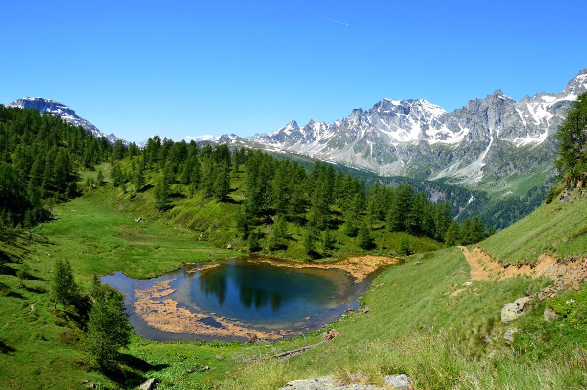 L’Occhio Blu di Devero e l’Ammaliante Lago delle Streghe desktop picture