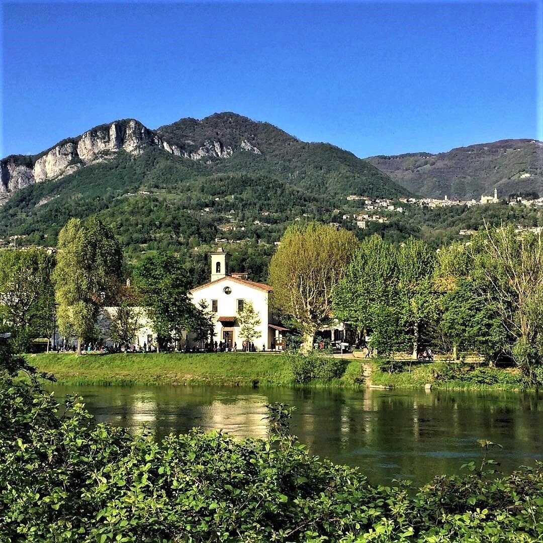 Tour dai Laghi di Garlate e Olginate al Convento S. Maria del Lavello desktop picture