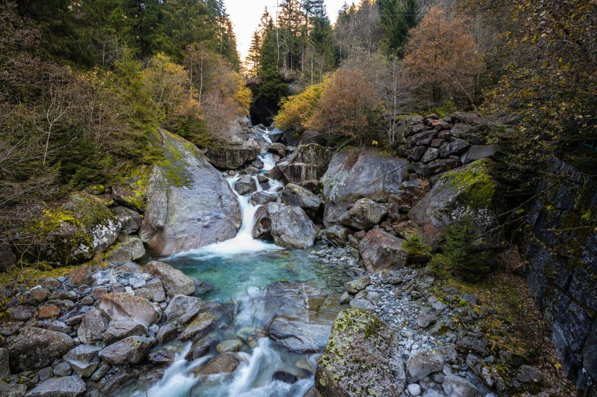 Bagni di Masino: I Fiabeschi Sentieri sulle Orme del Gigiat Bagni di Masino: I Fiabeschi Sentieri sulle Orme del Gigiat desktop picture