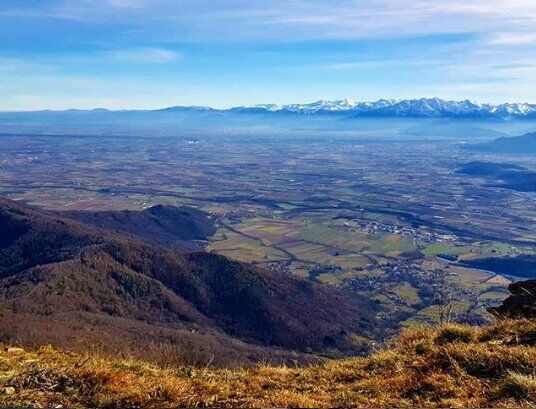 Trekking al Monte San Bernardo: una finestra sulla pianura Cuneese desktop picture