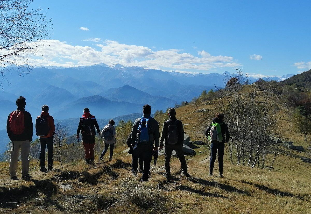 Trekking al Monte San Bernardo: una finestra sulla pianura Cuneese desktop picture