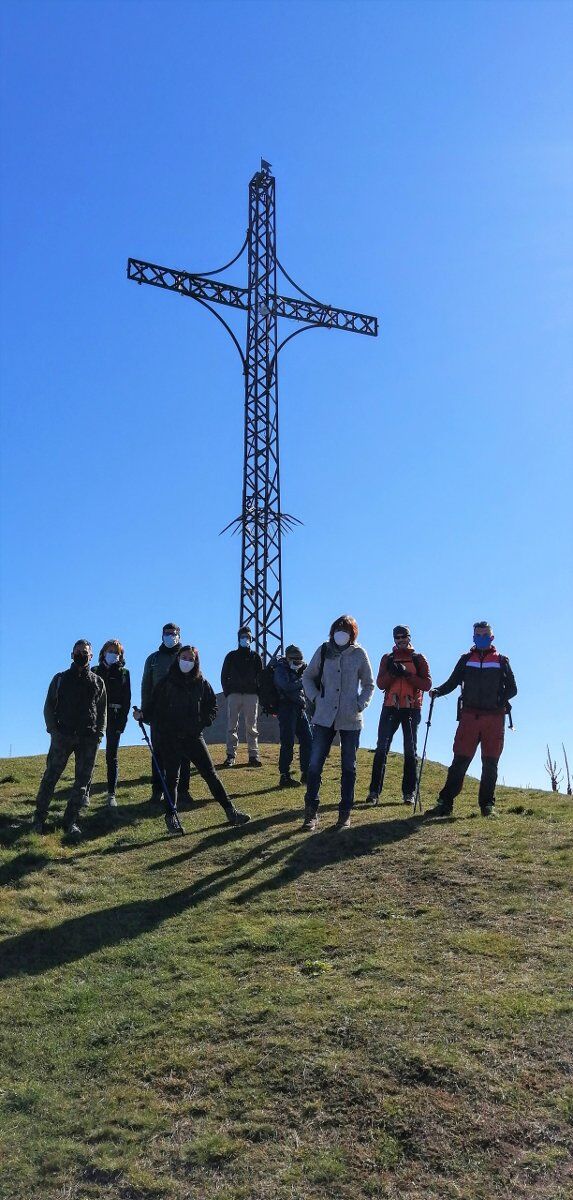 Trekking al Monte San Bernardo: una finestra sulla pianura Cuneese desktop picture