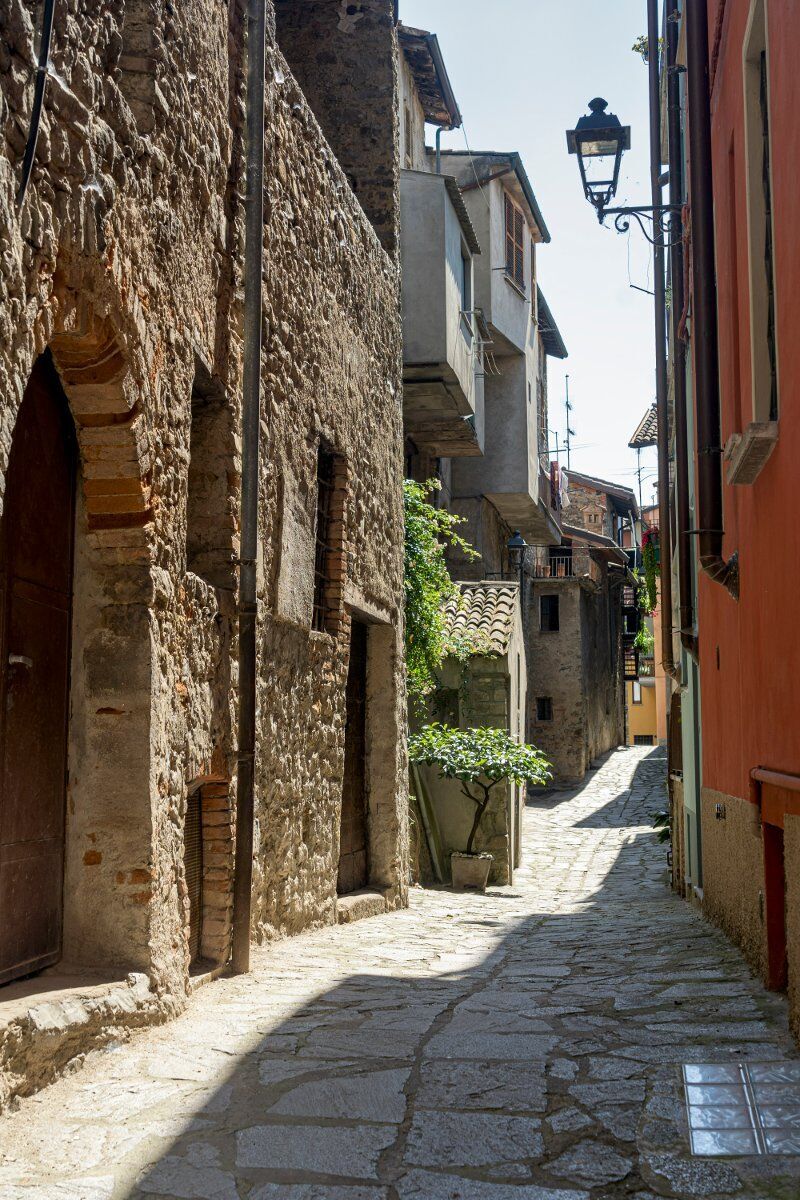 Passeggiata a Varzi: il borgo medievale dell'Oltrepò Pavese desktop picture