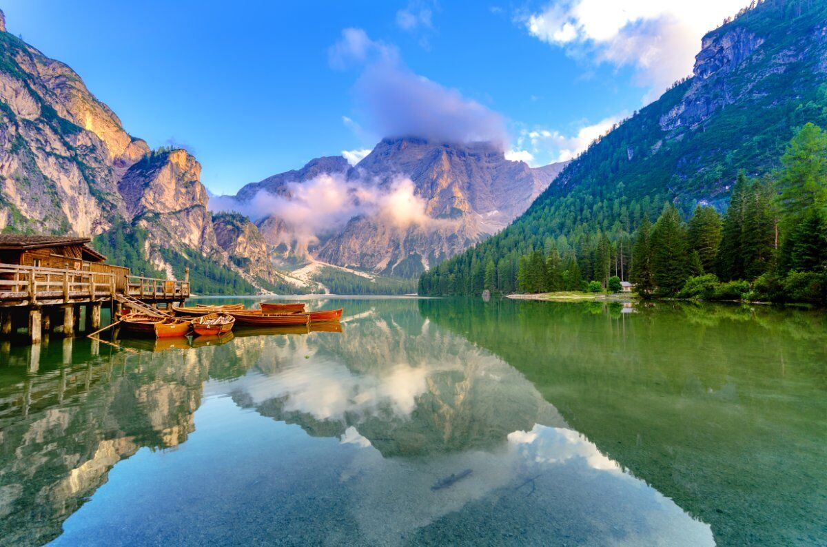 Tre Giorni nel Cuore delle Dolomiti: Il Lago di Braies, San Candido e Dobbiaco in Bici Elettrica desktop picture
