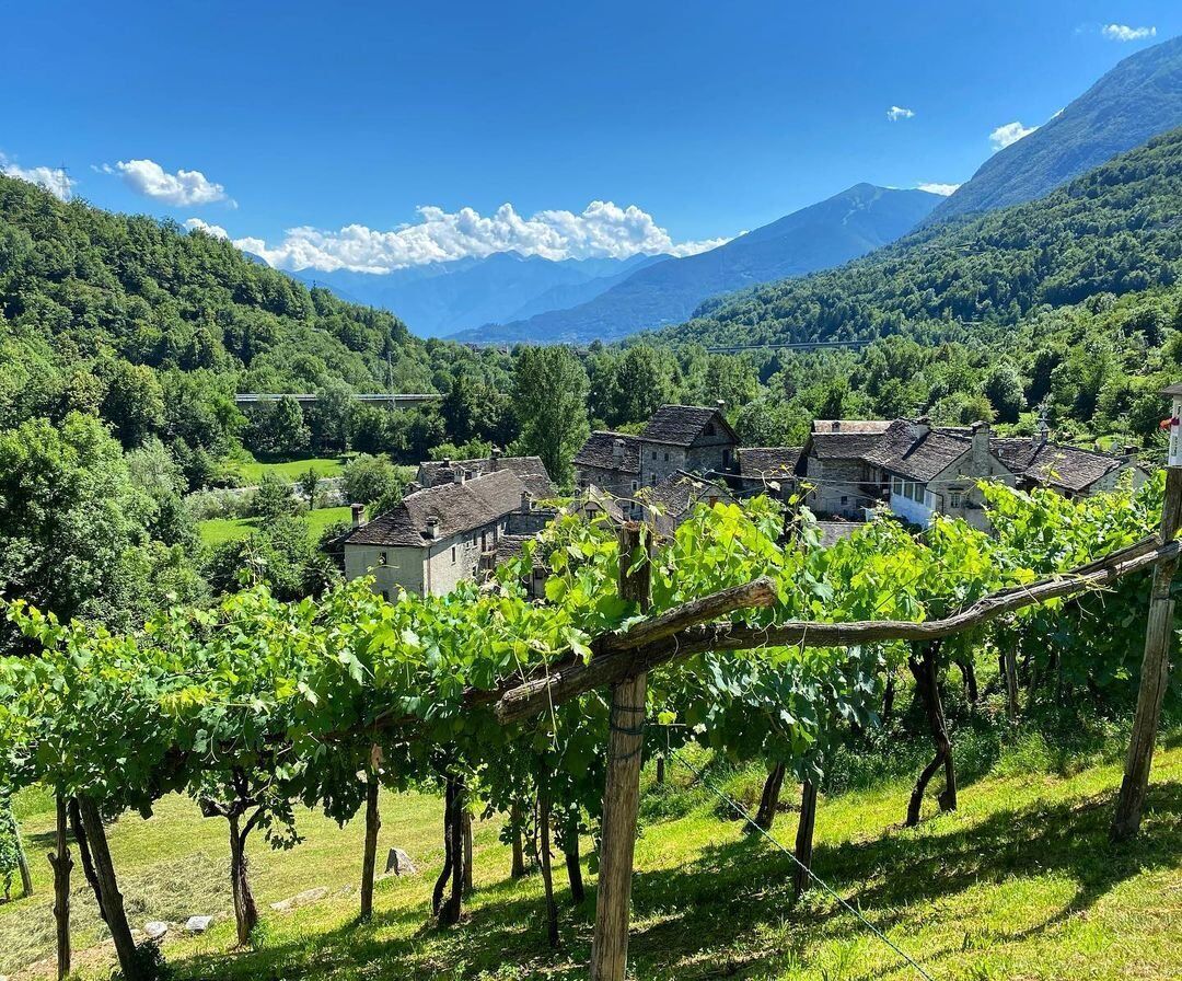 Un Percorso tra gli Antichi Borghi in Pietra della Riviera d’Ossola Un Percorso tra gli Antichi Borghi in Pietra della Riviera d’Ossola desktop picture