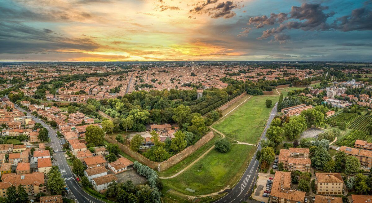 Ferrara: Tra Antichi Delitti e Magici Segreti Ferrara: Tra Antichi Delitti e Magici Segreti desktop picture