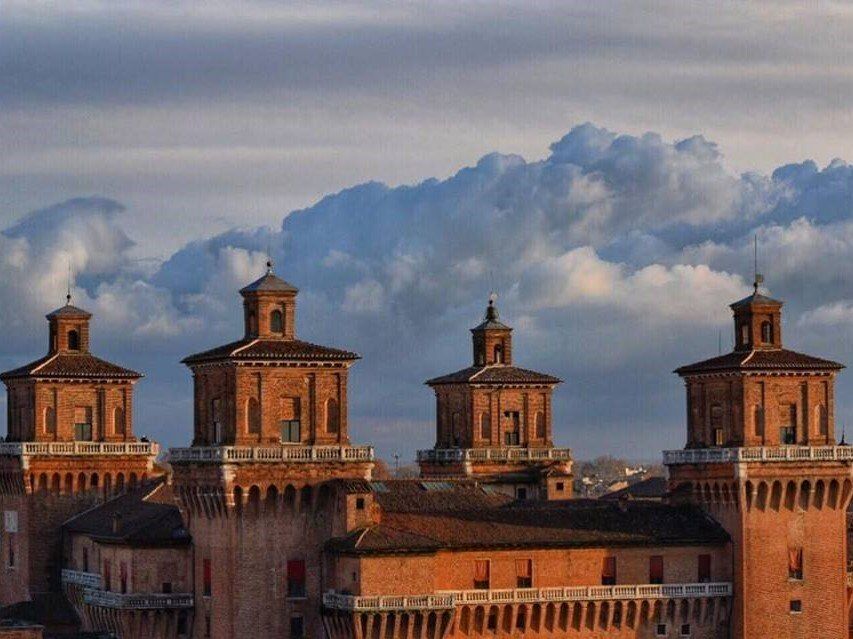 Ferrara: Tra Antichi Delitti e Magici Segreti desktop picture