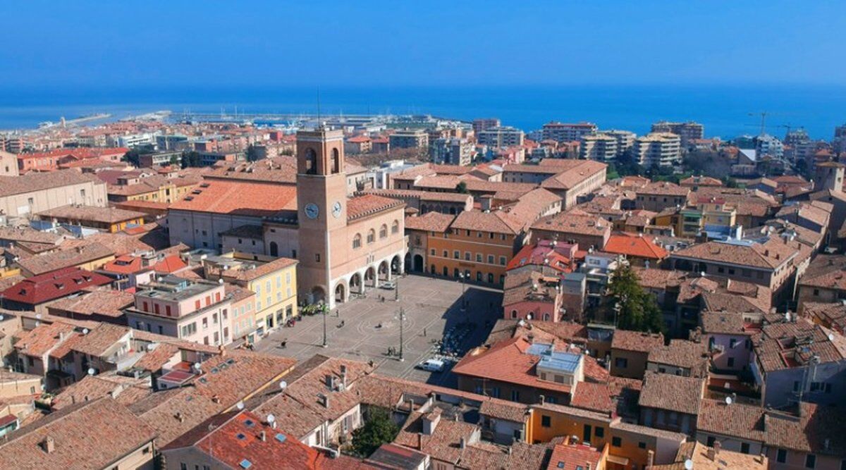 Percorso Inedito della Città di Fano: Tra Storia e Tradizione desktop picture