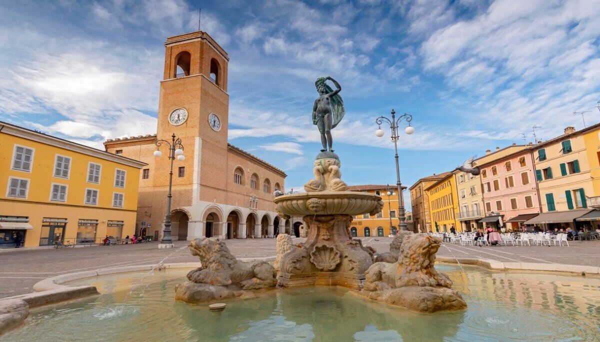 Percorso Inedito della Città di Fano: Tra Storia e Tradizione Percorso Inedito della Città di Fano: Tra Storia e Tradizione desktop picture