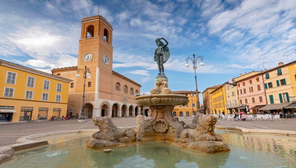 Percorso Inedito della Città di Fano: Tra Storia e Tradizione desktop picture