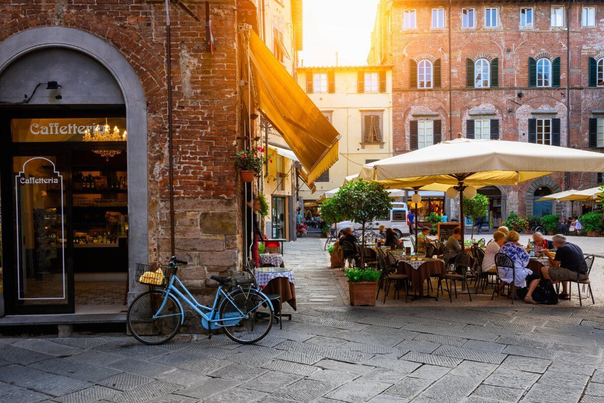 Tour guidato tra amori e intrighi nella Lucca Segreta desktop picture