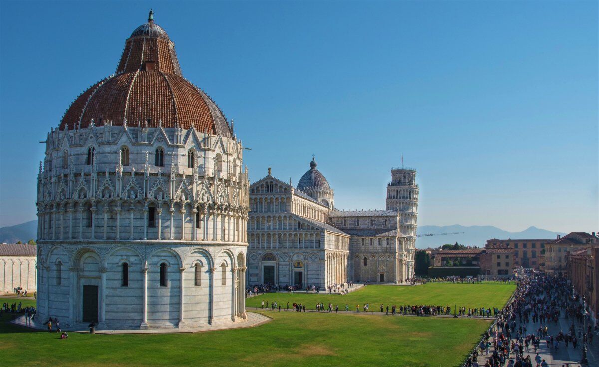 Pisa Insolita: Passeggiata tra Storie e Curiosità desktop picture