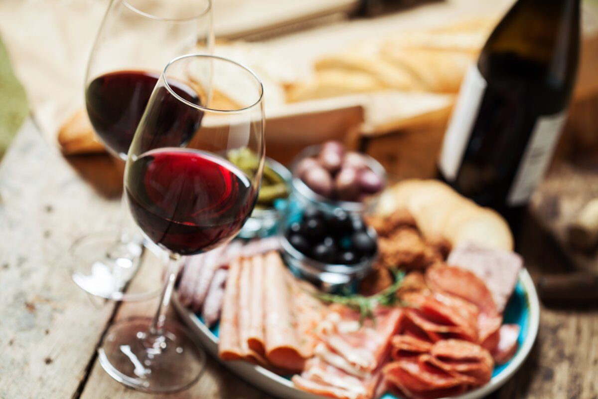 Tour Enogastronomico con Aperitivo a Foligno: Piccola Perla Umbra Tour Enogastronomico con Aperitivo a Foligno: Piccola Perla Umbra desktop picture
