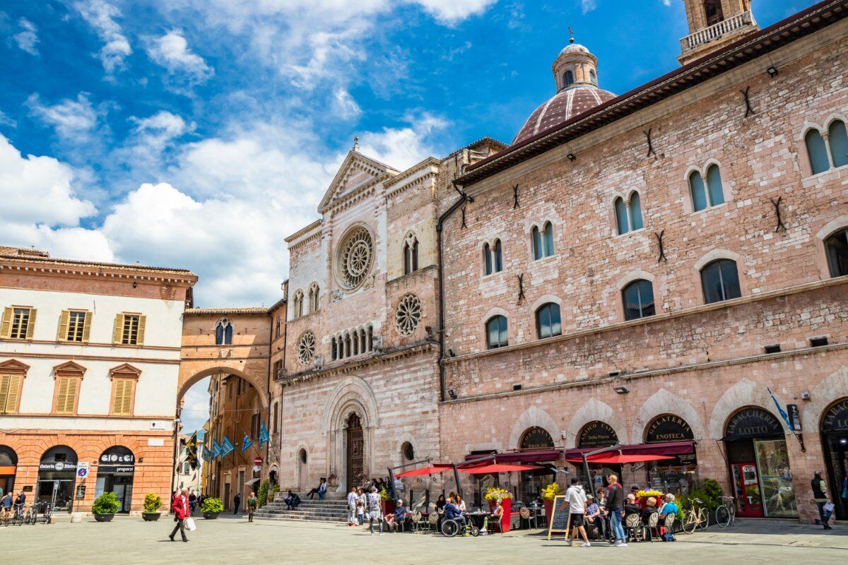 Tour Enogastronomico con Aperitivo a Foligno: Piccola Perla Umbra desktop picture