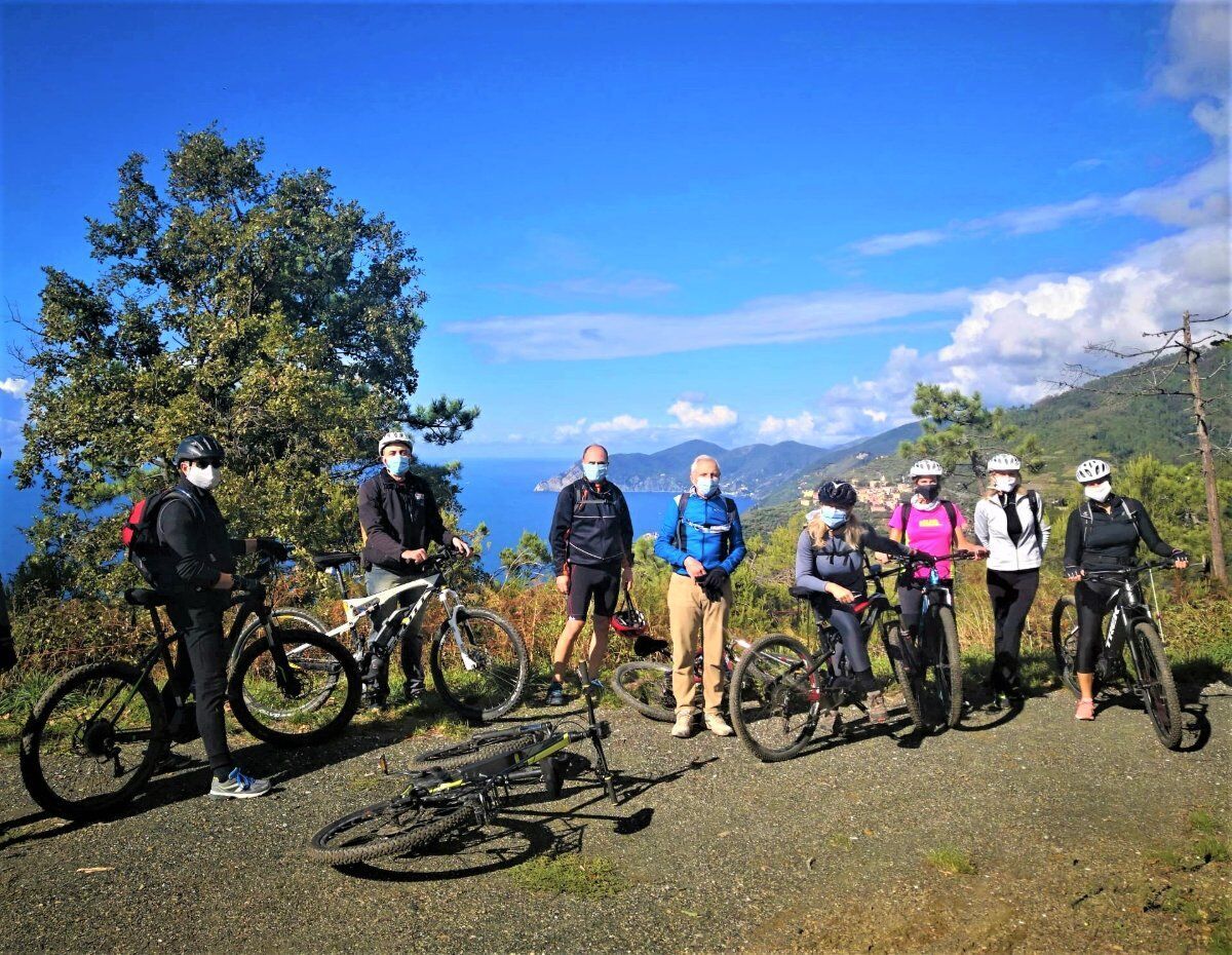 E-Bike Tour Panoramico nelle Cinque Terre (E-Bike Inclusa) desktop picture