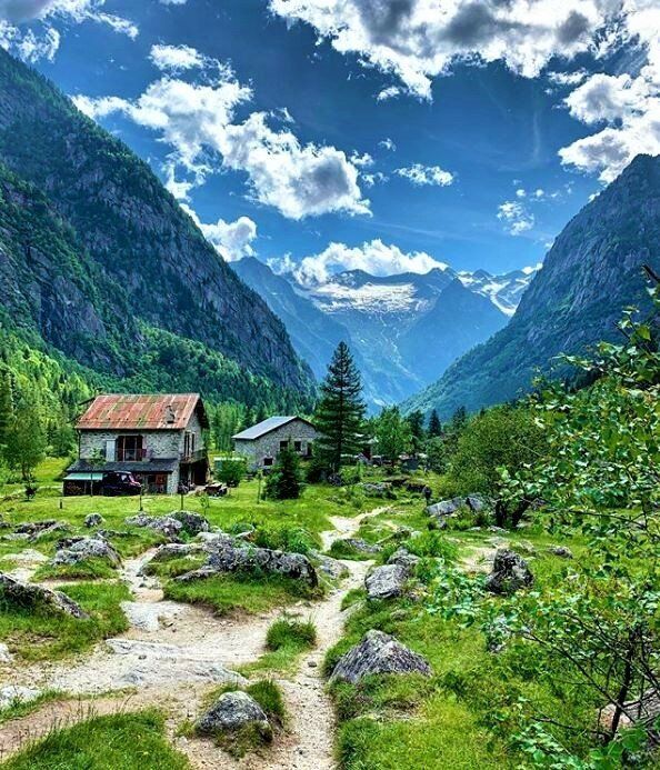 Nella Yosemite Italiana: Il Fascino della Val di Mello Nella Yosemite Italiana: Il Fascino della Val di Mello desktop picture