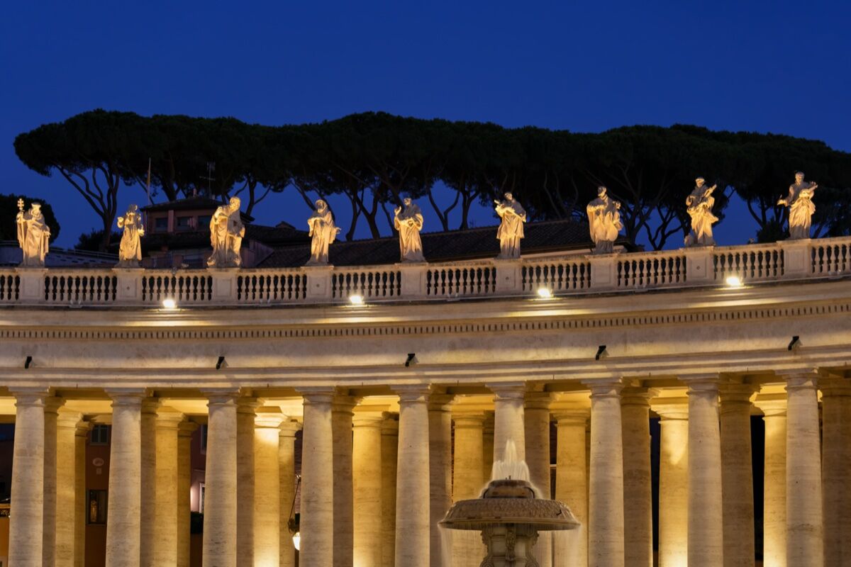 Tour Serale del Vaticano, di Rione Borgo e di Castel Sant'Angelo Tour Serale del Vaticano, di Rione Borgo e di Castel Sant'Angelo desktop picture