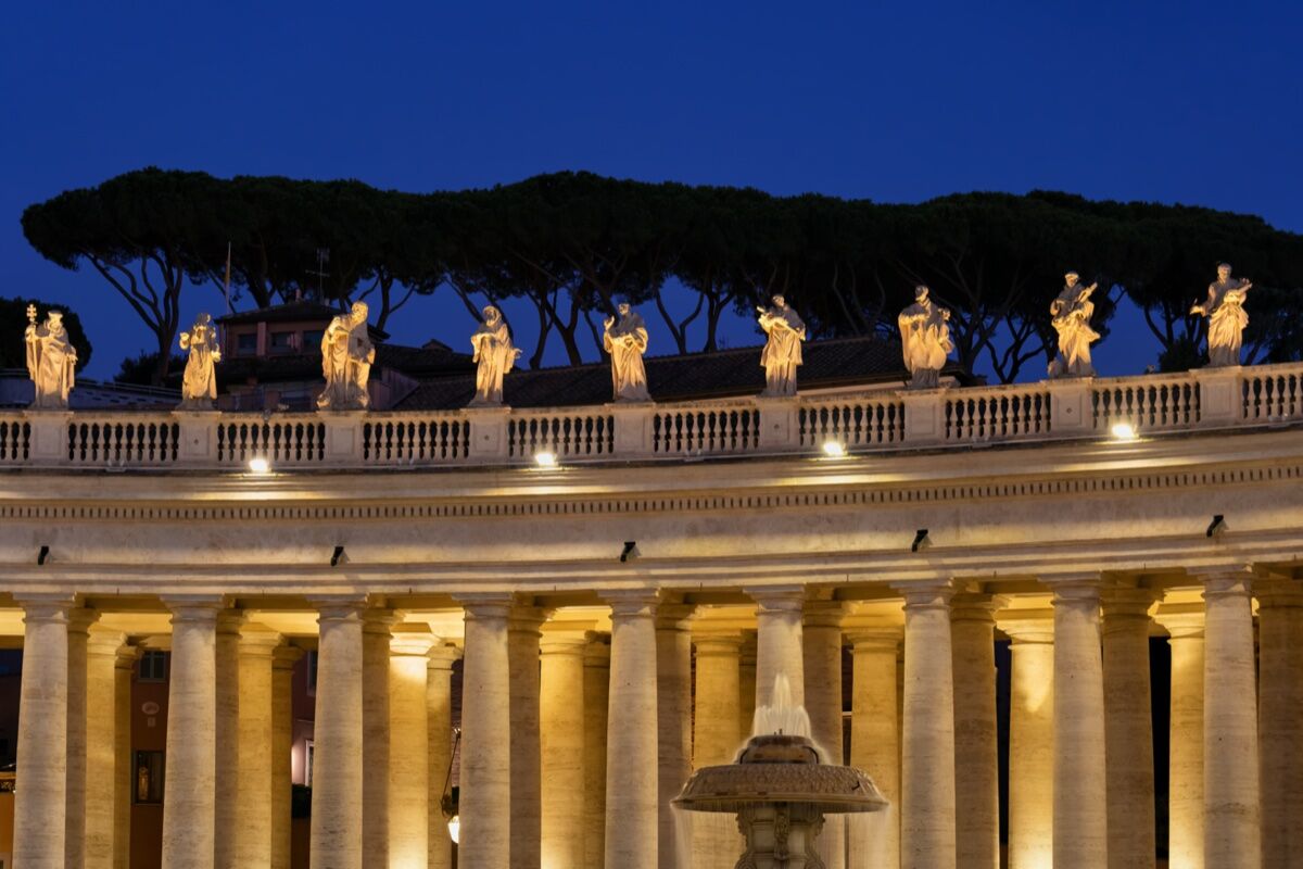 Tour Serale del Vaticano, di Rione Borgo e di Castel Sant'Angelo desktop picture