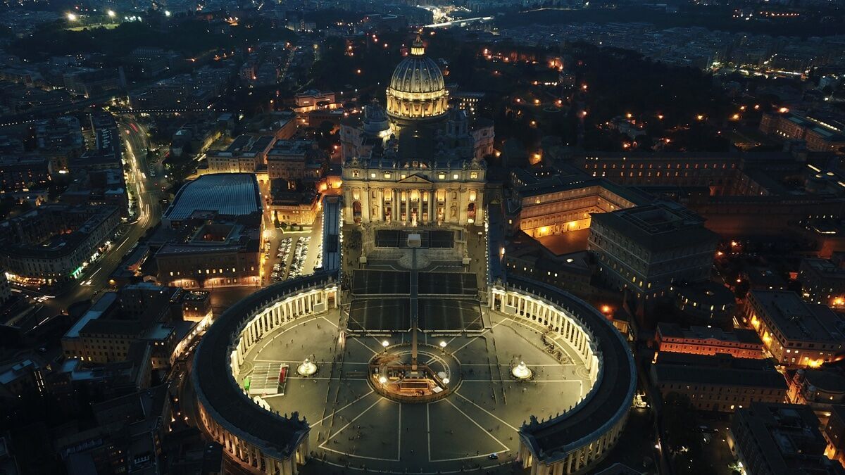 Tour Serale del Vaticano, di Rione Borgo e di Castel Sant'Angelo desktop picture