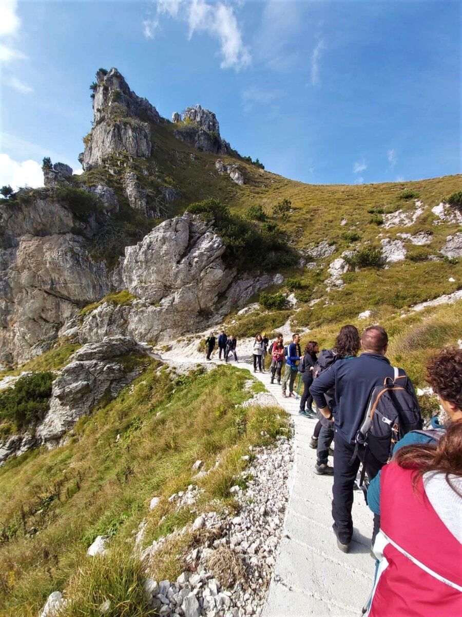 Escursione alla Corna Blacca: Regina delle piccole Dolomiti Bresciane desktop picture