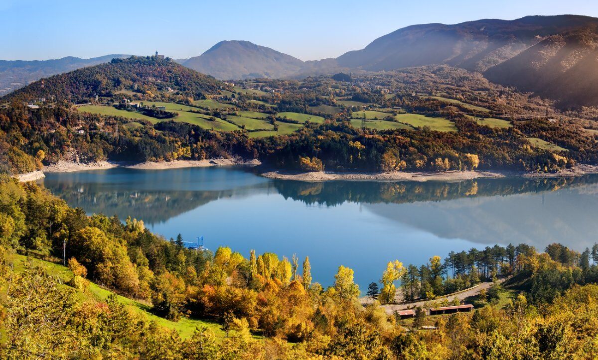 Escursione di Osservazione Faunistica: maestosi cervi e secolari castagni al Parco dei Due Laghi desktop picture