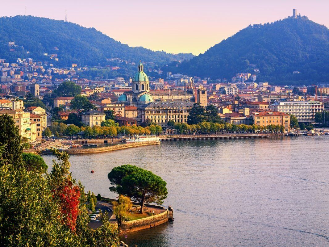 Uscita Interattiva in Inglese: Como, Gioiello del Lago Uscita Interattiva in Inglese: Como, Gioiello del Lago desktop picture