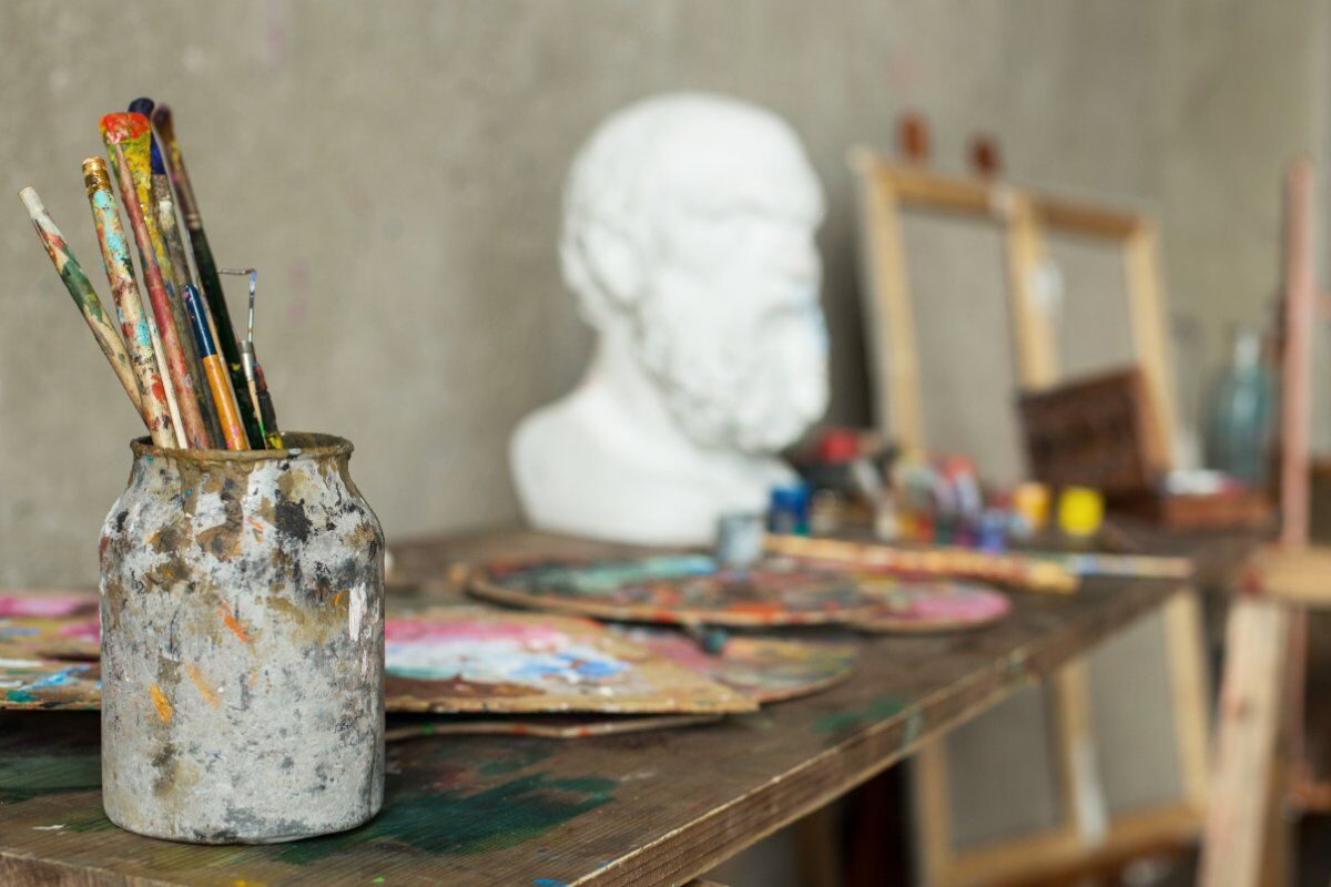 A Lezione dai Maestri Ceramisti: Pittura con Argilla su Tela - 2° Turno desktop picture